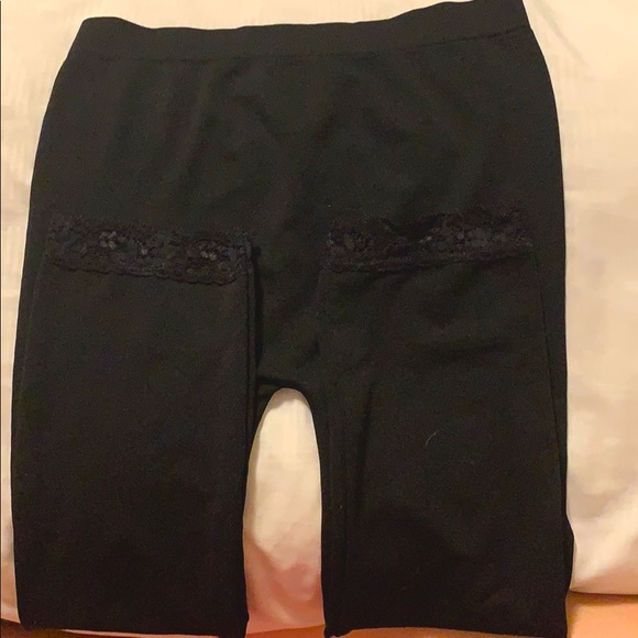 Soft black pants with pink shirt - Picture 5 of 6